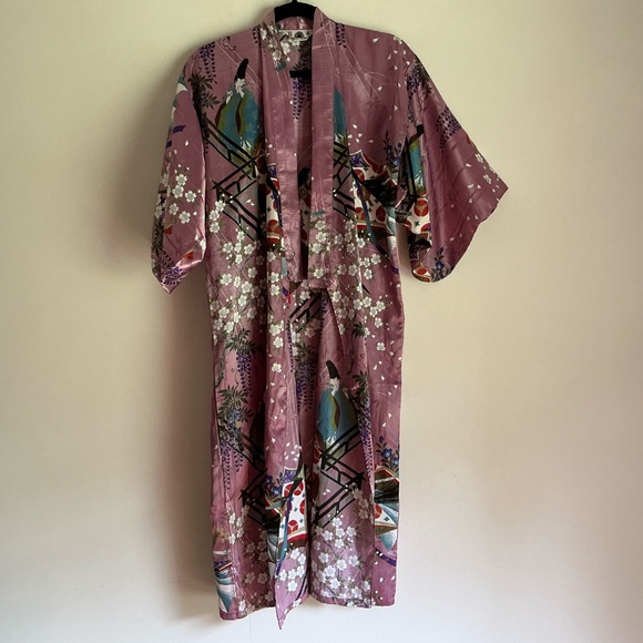 Lavender Floral Japanese Robe - Picture 2 of 6